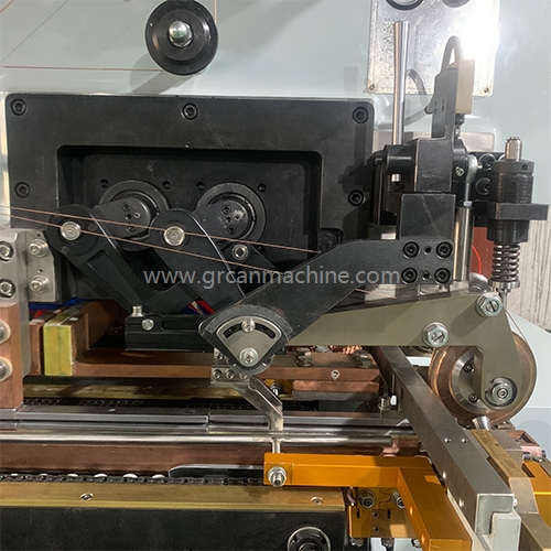 300 can pushing unit.jpg